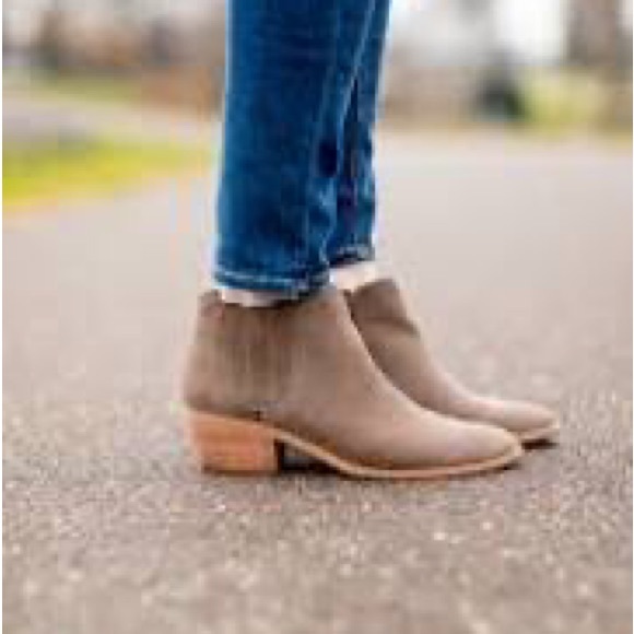 Joie Barlow Bootie in charcoal - Picture 2 of 9